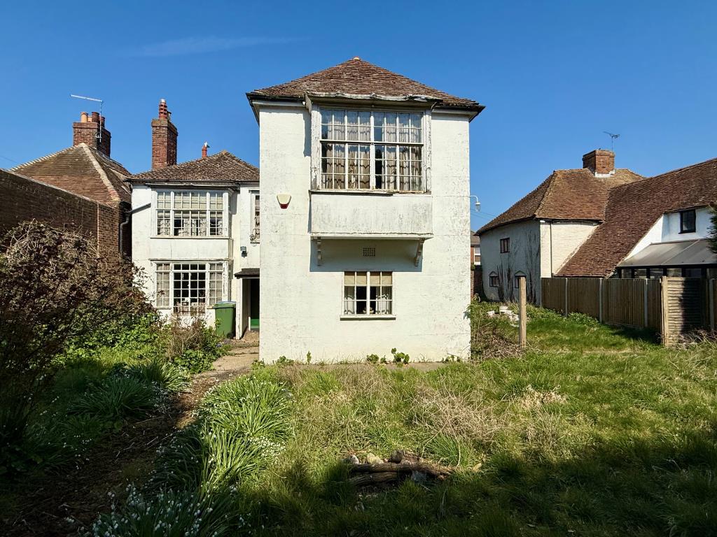 Lot: 141 - FIVE-BEDROOM PERIOD PROPERTY FOR REFURBISHMENT ON SITE WITH POTENTIAL - Rear of house